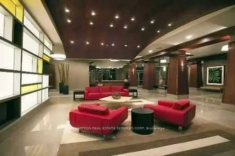 35 Bales Avenue Toronto ON M2N 7L7
