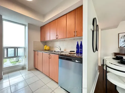 35 Bales Avenue Toronto ON M2N 7L7
