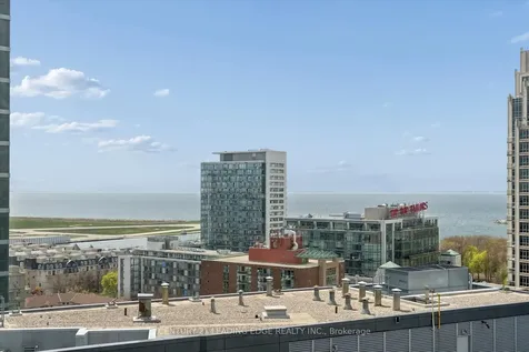 20 Bruyeres Mews Toronto ON M5V 0G8