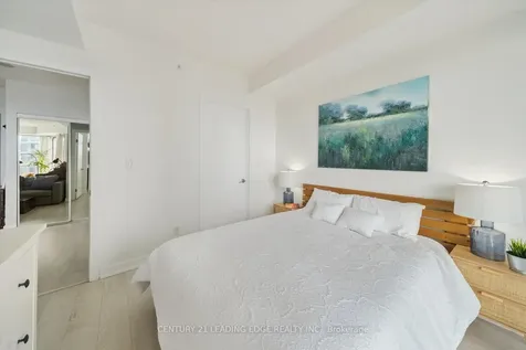 20 Bruyeres Mews Toronto ON M5V 0G8