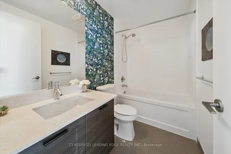 20 Bruyeres Mews Toronto ON M5V 0G8
