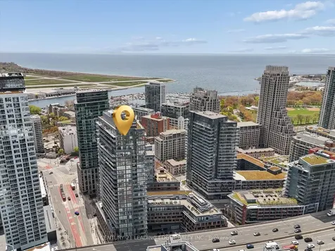 20 Bruyeres Mews Toronto ON M5V 0G8