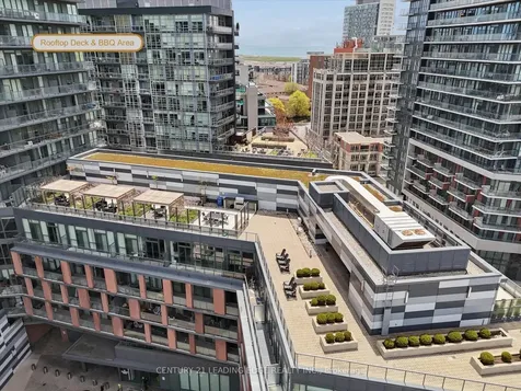 20 Bruyeres Mews Toronto ON M5V 0G8
