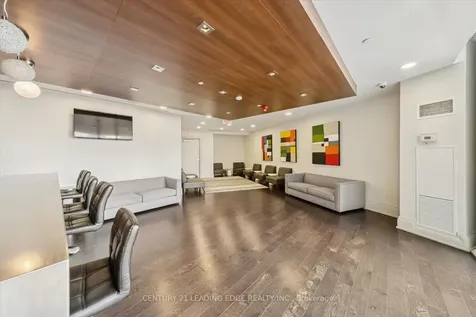 20 Bruyeres Mews Toronto ON M5V 0G8