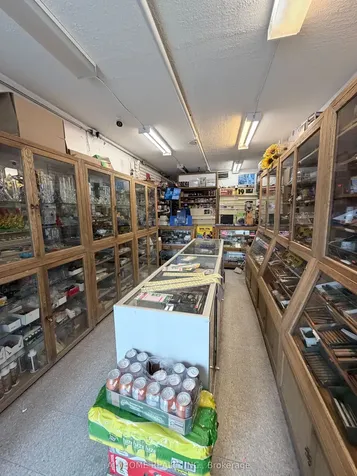 5429 Yonge Street Toronto ON M2N 5R6