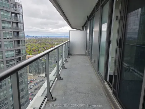2221 Yonge Street Toronto ON M4S 2B4