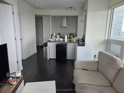 2221 Yonge Street Toronto ON M4S 2B4