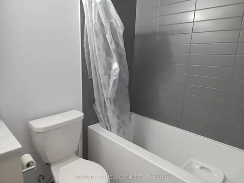 2221 Yonge Street Toronto ON M4S 2B4