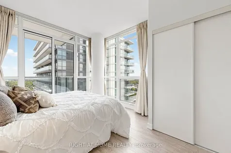 29 Singer Court Toronto ON M2K 0B3