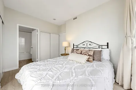 29 Singer Court Toronto ON M2K 0B3