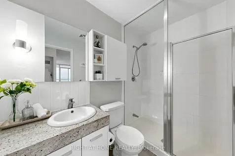 29 Singer Court Toronto ON M2K 0B3