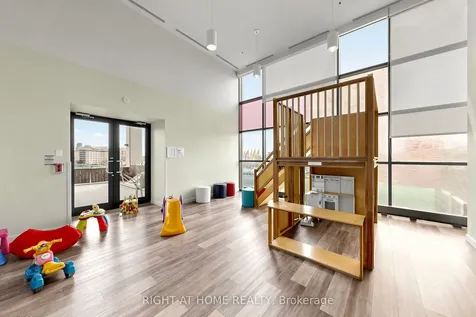 29 Singer Court Toronto ON M2K 0B3