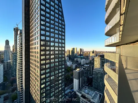 11 Wellesley Street W Toronto ON M4Y 0G4