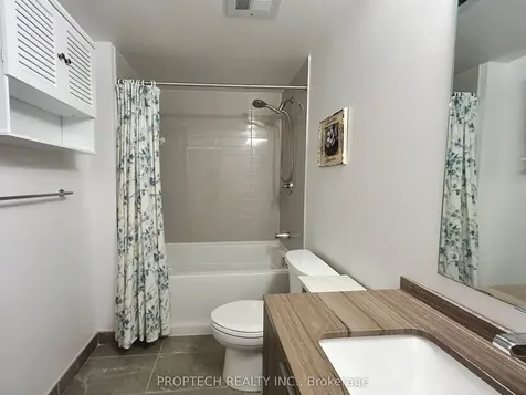 11 Wellesley Street W Toronto ON M4Y 0G4