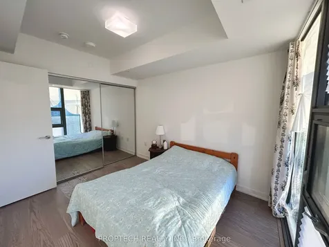 11 Wellesley Street W Toronto ON M4Y 0G4