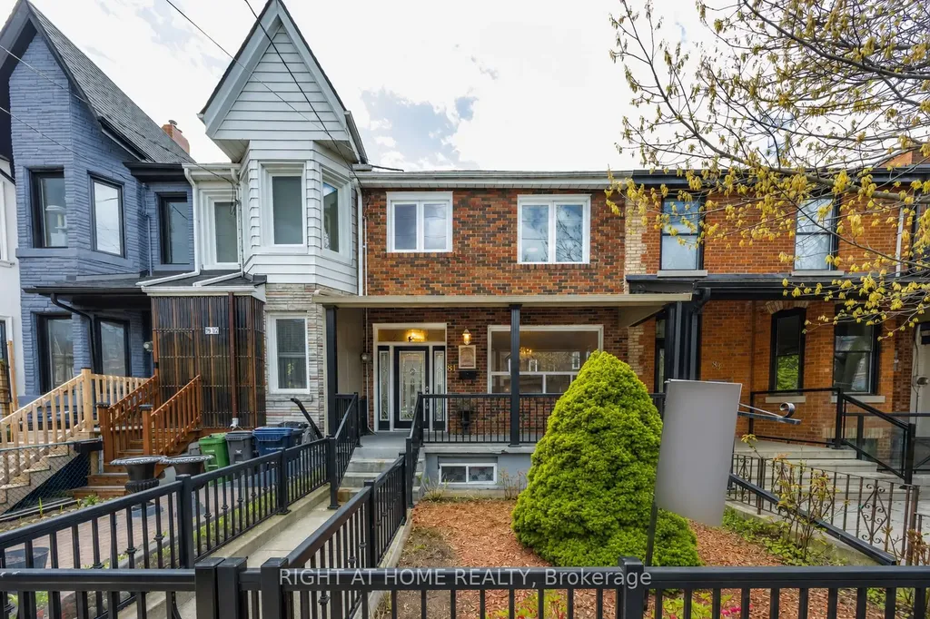 81 Argyle Street Toronto ON M6J 1N8