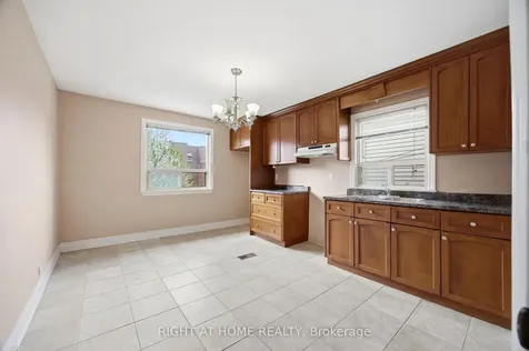 81 Argyle Street Toronto ON M6J 1N8