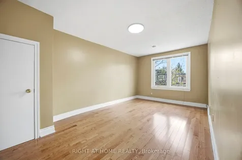81 Argyle Street Toronto ON M6J 1N8