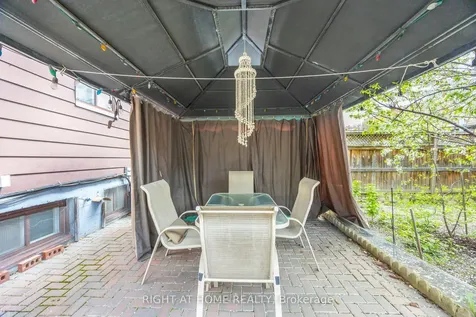 81 Argyle Street Toronto ON M6J 1N8