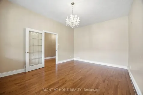 81 Argyle Street Toronto ON M6J 1N8