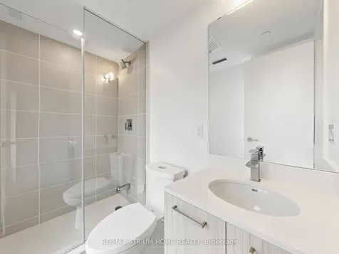 65 Mutual Street Toronto ON M5B 0E5
