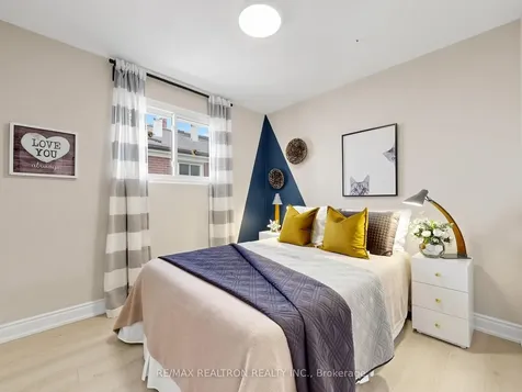 76 Clancy Drive Toronto ON M2J 2V8