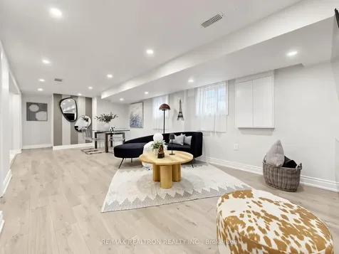 76 Clancy Drive Toronto ON M2J 2V8