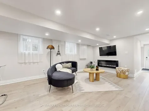 76 Clancy Drive Toronto ON M2J 2V8