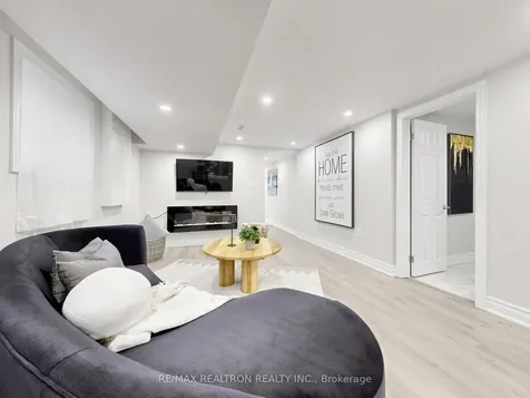 76 Clancy Drive Toronto ON M2J 2V8