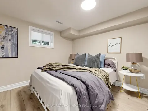 76 Clancy Drive Toronto ON M2J 2V8