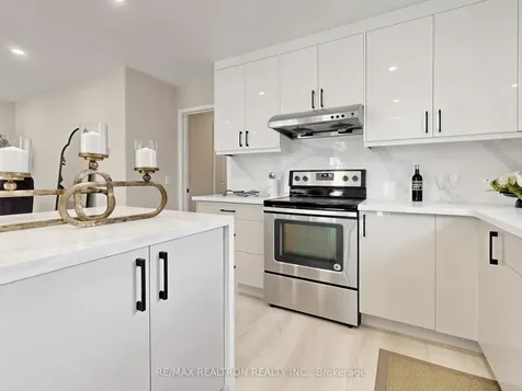 76 Clancy Drive Toronto ON M2J 2V8