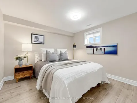 76 Clancy Drive Toronto ON M2J 2V8