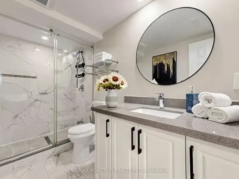 76 Clancy Drive Toronto ON M2J 2V8