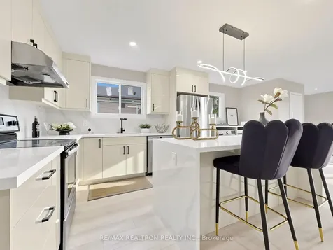 76 Clancy Drive Toronto ON M2J 2V8