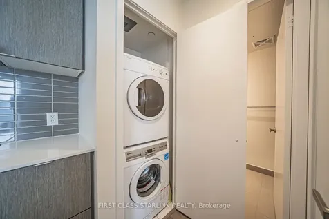 100 Harbour Street Toronto ON M5J 0B5