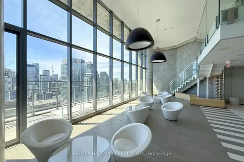 45 Charles Street E Toronto ON M4Y 0B8