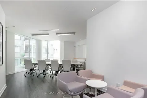 45 Charles Street E Toronto ON M4Y 0B8