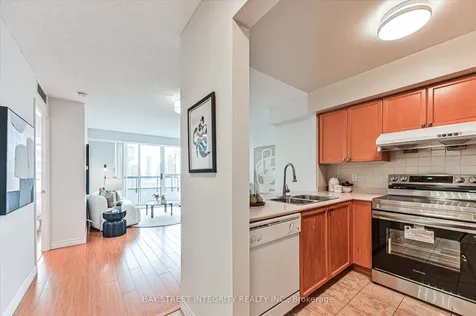 33 Empress Avenue Toronto ON M2N 6Y7