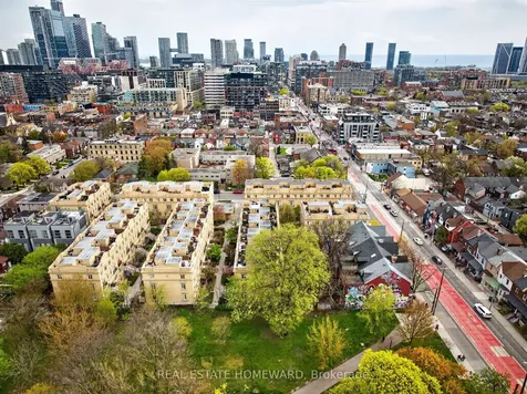 88 Carr Street Toronto ON M5T 1B7