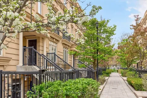 88 Carr Street Toronto ON M5T 1B7