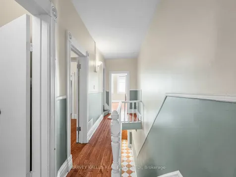 258 Harbord Street Toronto ON M6G 1G2