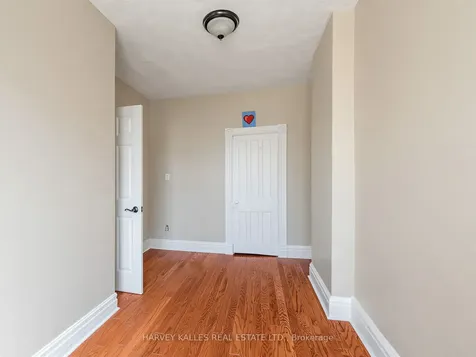 258 Harbord Street Toronto ON M6G 1G2