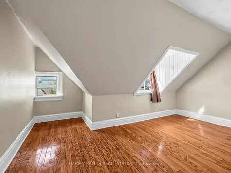 258 Harbord Street Toronto ON M6G 1G2