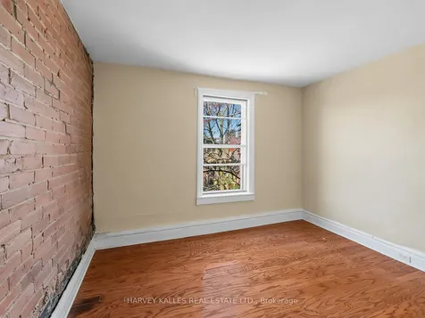 258 Harbord Street Toronto ON M6G 1G2