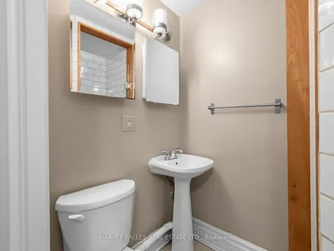 258 Harbord Street Toronto ON M6G 1G2