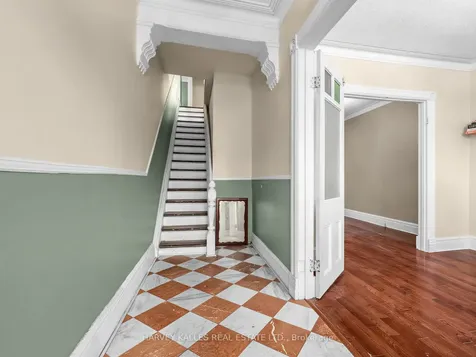 258 Harbord Street Toronto ON M6G 1G2