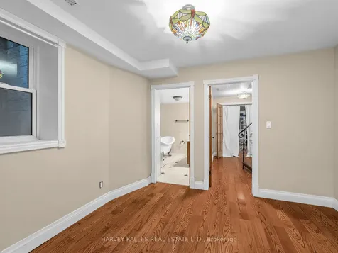 258 Harbord Street Toronto ON M6G 1G2