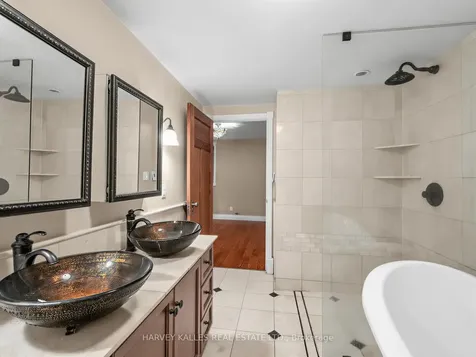 258 Harbord Street Toronto ON M6G 1G2