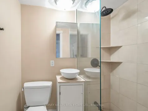 258 Harbord Street Toronto ON M6G 1G2