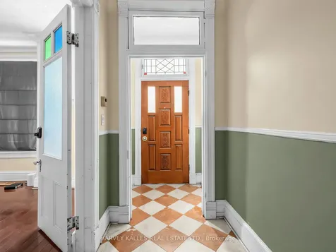 258 Harbord Street Toronto ON M6G 1G2